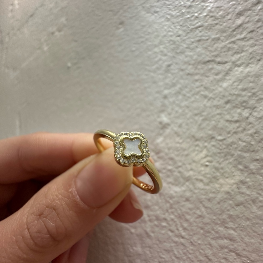 Gold Mother of Pearl Clover Ring